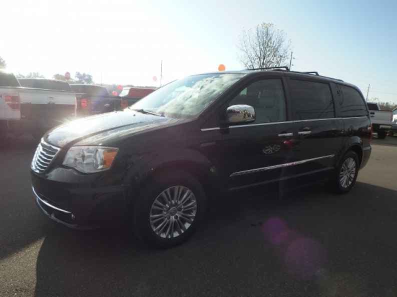Used Minivans Near Fort Wayne, Indiana